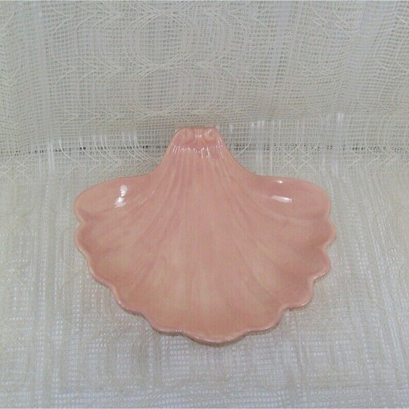 Handmade Peach Colored Ceramic Shell Shaped Trinket Dish For Jewelry Or Candy - Picture 2 of 5